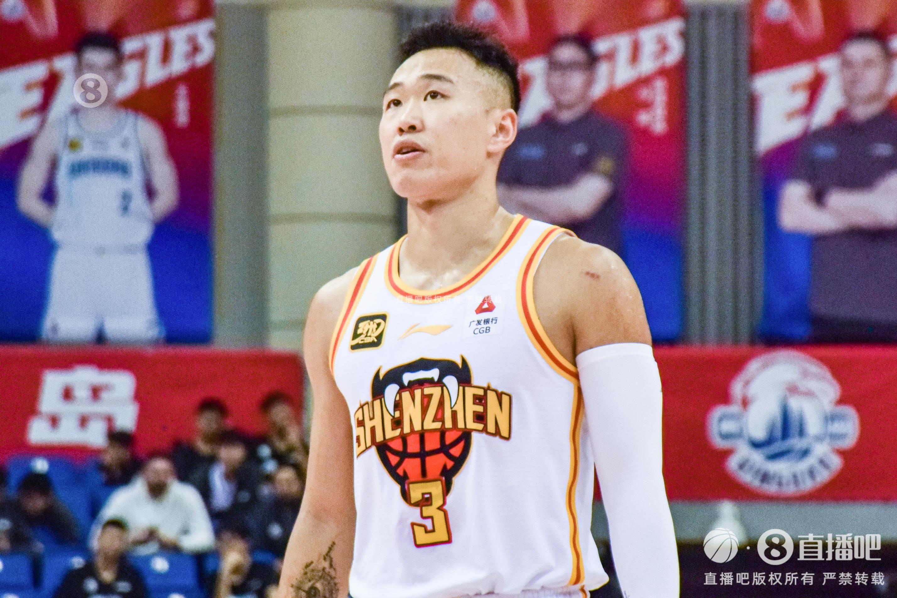 下半場沒給打！賀希寧14分鐘3中0無得分 僅拿3籃板